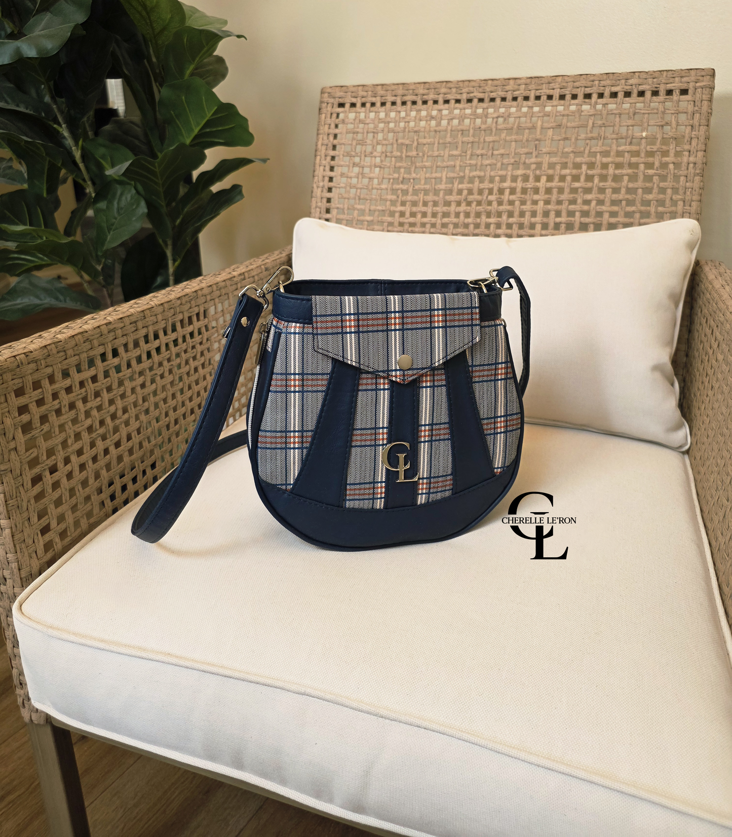 Tatum Crossbody PDF Sewing Pattern (SVG Files, Instructions & Video Tutorial Included)