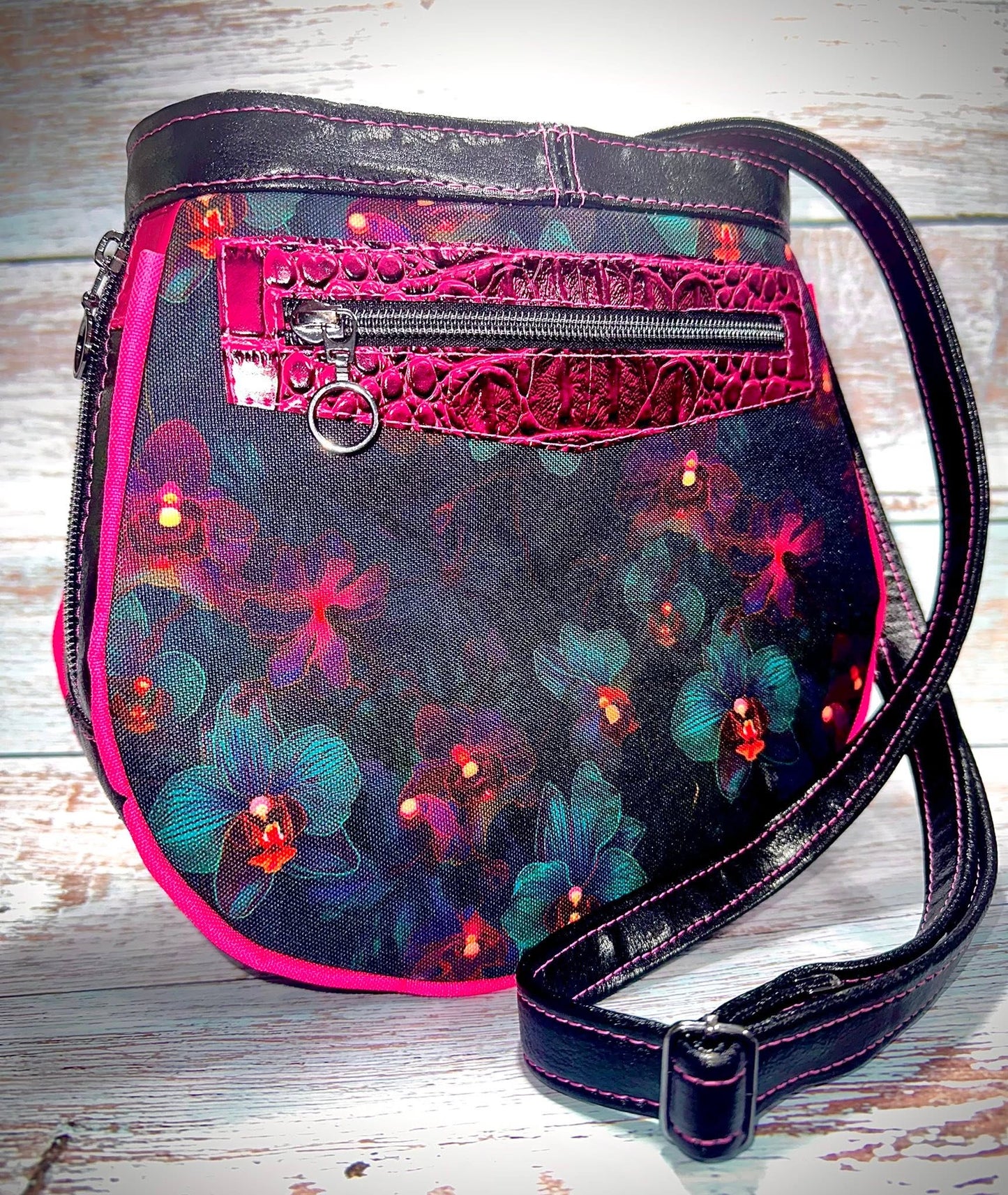 Tatum Crossbody PDF Sewing Pattern (SVG Files, Instructions & Video Tutorial Included)