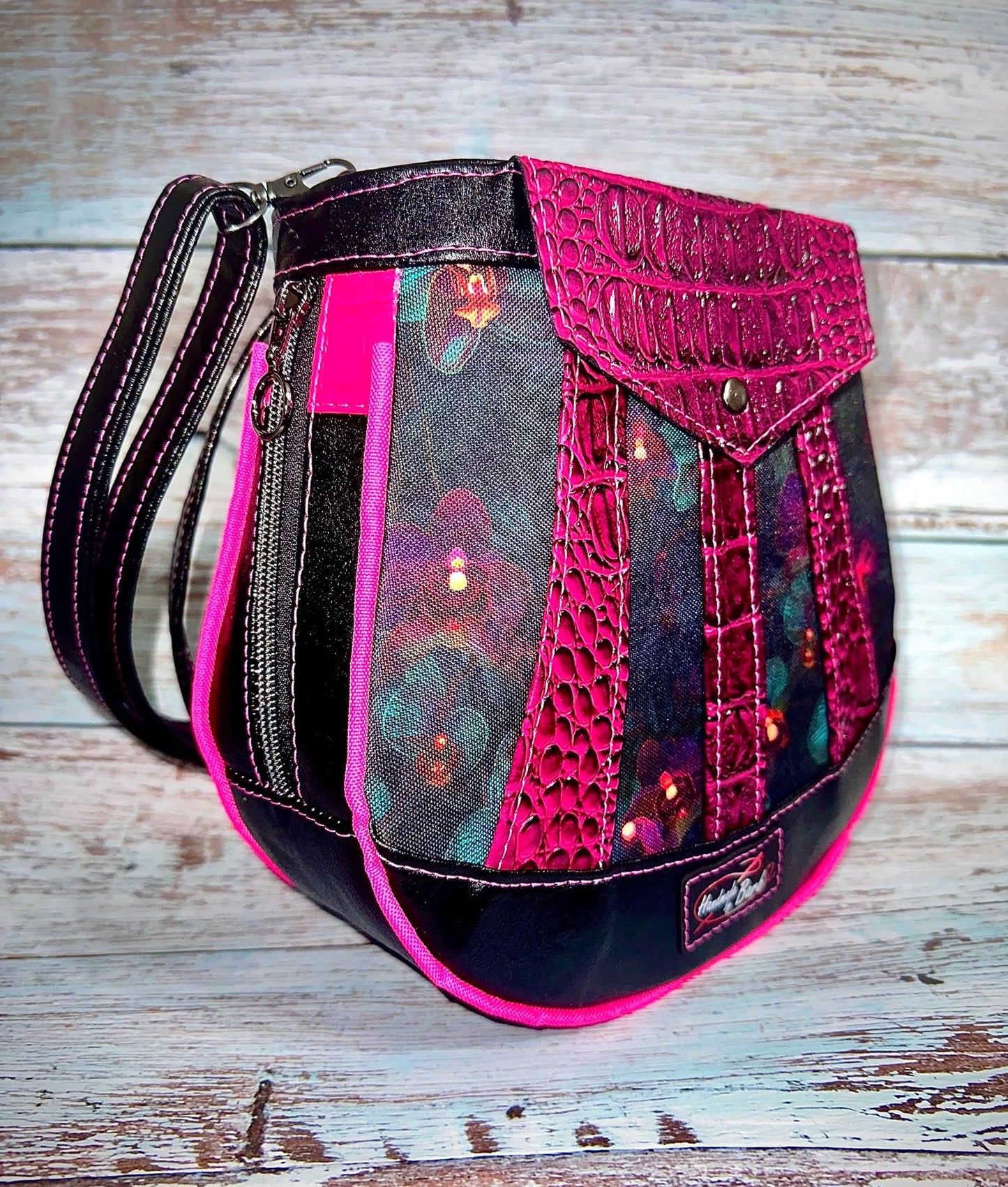 Tatum Crossbody PDF Sewing Pattern (SVG Files, Instructions & Video Tutorial Included)