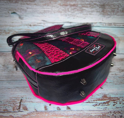 Tatum Crossbody PDF Sewing Pattern (SVG Files, Instructions & Video Tutorial Included)