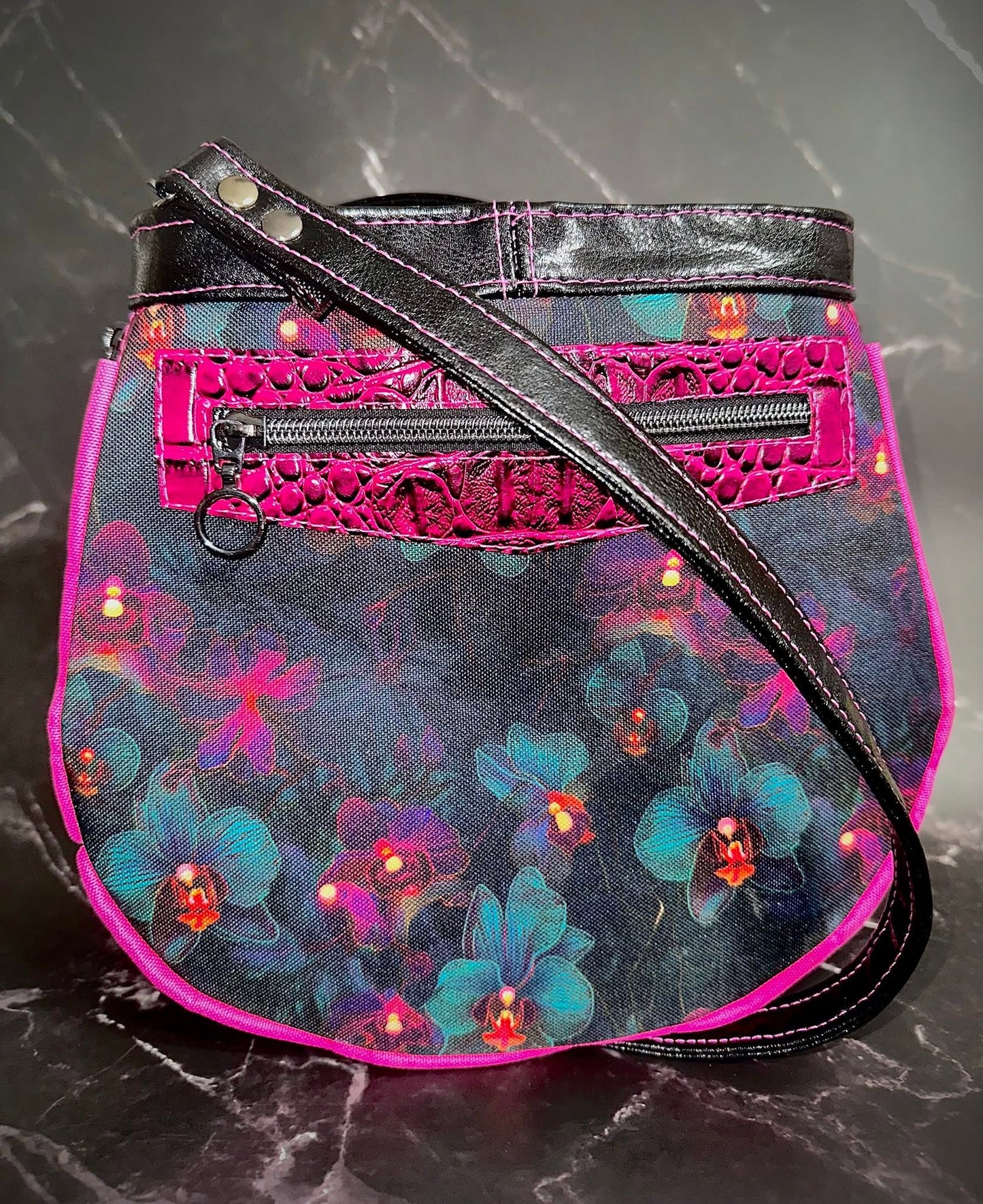 Tatum Crossbody PDF Sewing Pattern (SVG Files, Instructions & Video Tutorial Included)