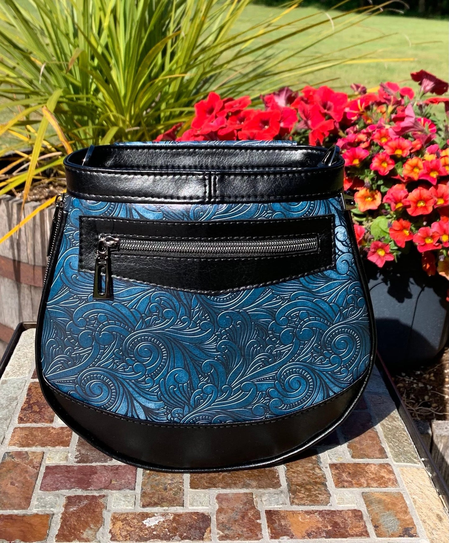 Tatum Crossbody PDF Sewing Pattern (SVG Files, Instructions & Video Tutorial Included)
