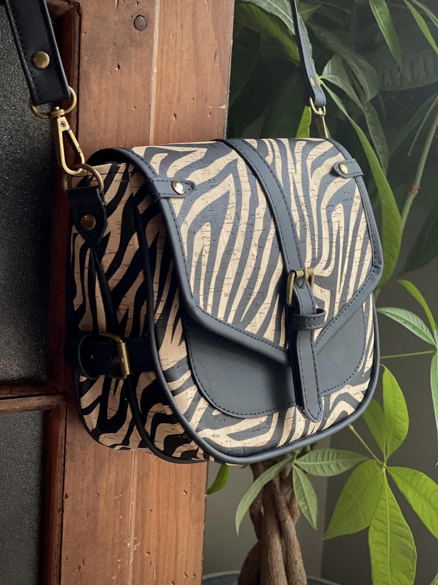 The Harlowe Crossbody (SVG, Projector Files & Video Included)
