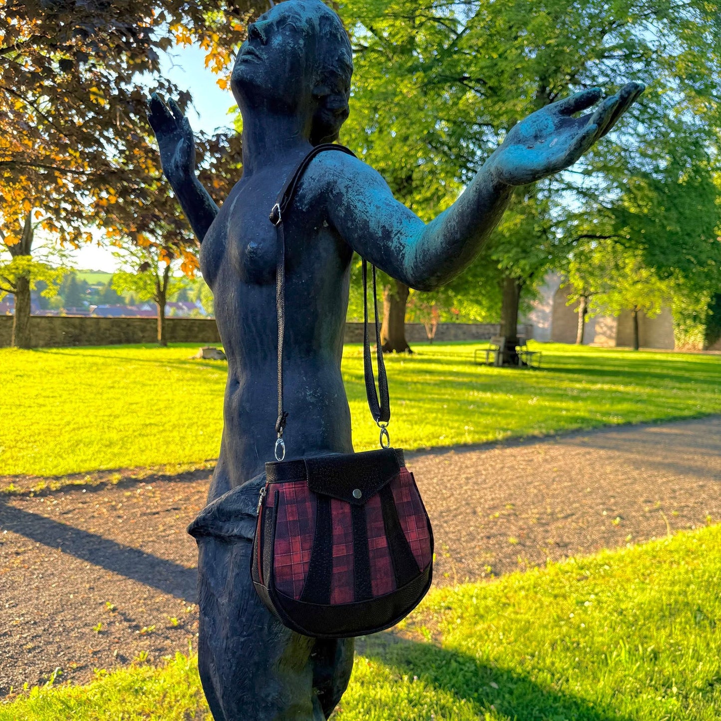 Tatum Crossbody PDF Sewing Pattern (SVG Files, Instructions & Video Tutorial Included)
