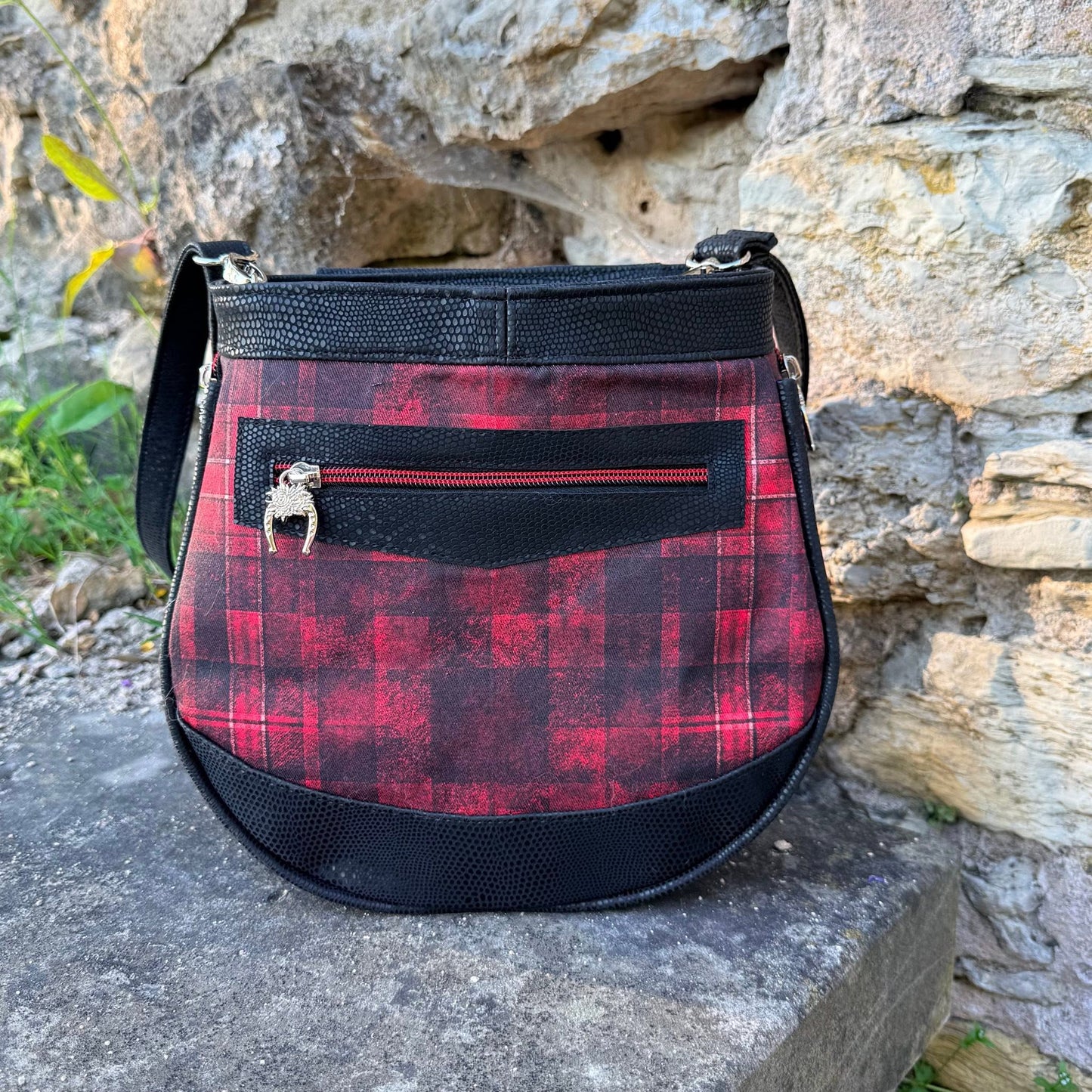 Tatum Crossbody PDF Sewing Pattern (SVG Files, Instructions & Video Tutorial Included)