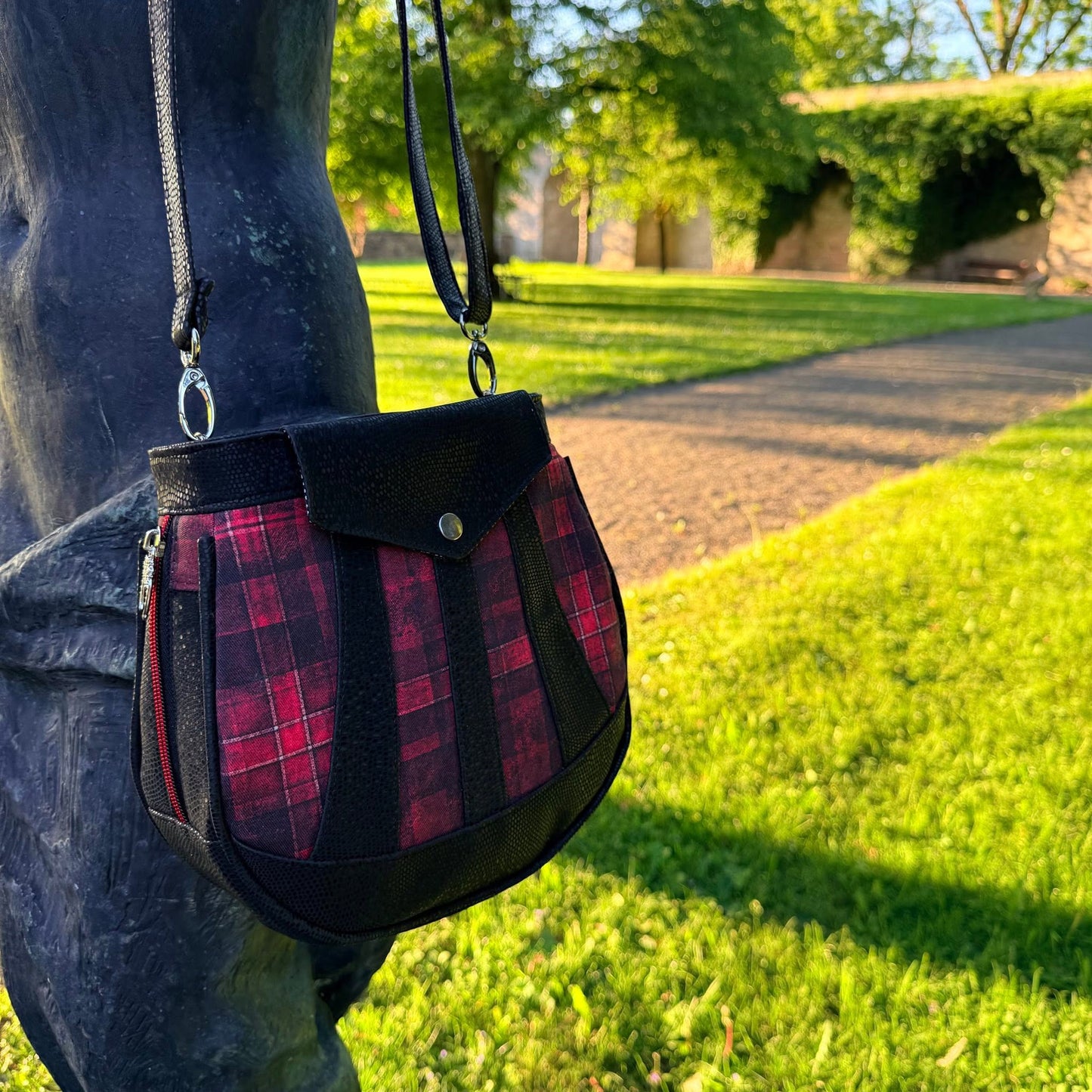 Tatum Crossbody PDF Sewing Pattern (SVG Files, Instructions & Video Tutorial Included)