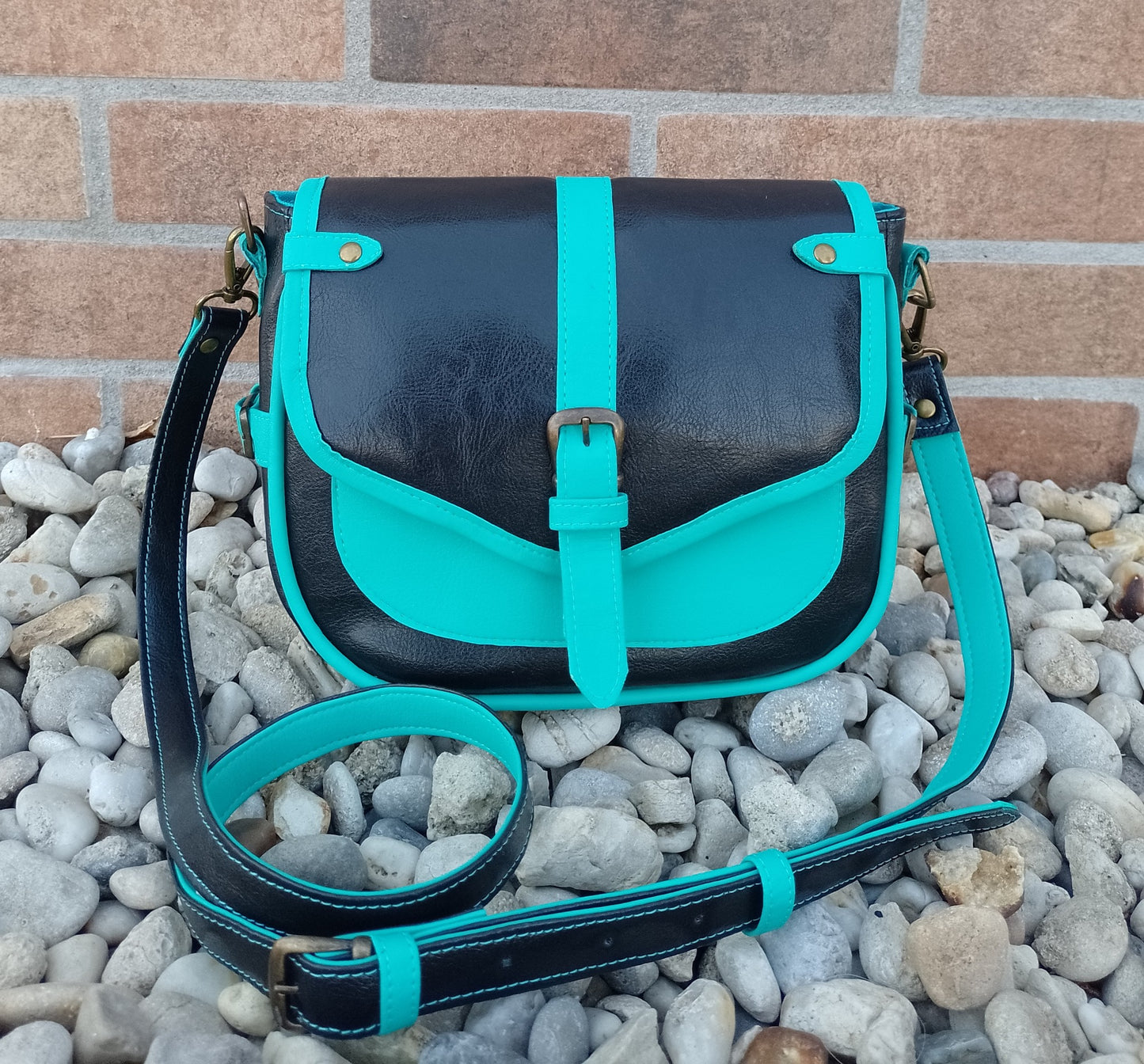 The Harlowe Crossbody (SVG, Projector Files & Video Included)