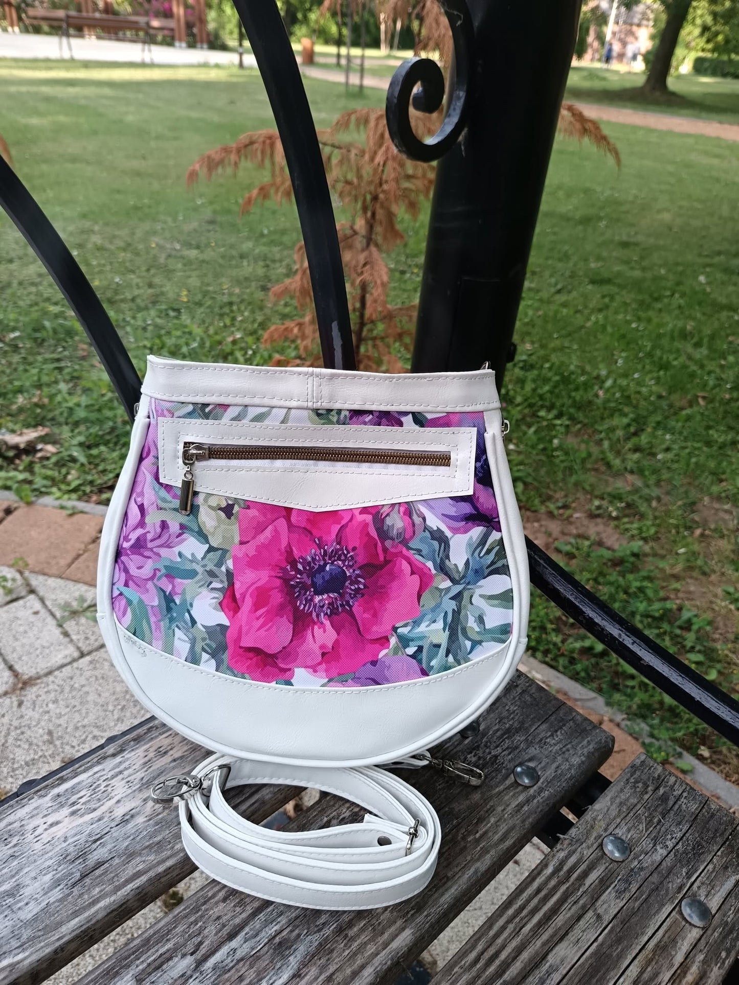 Tatum Crossbody PDF Sewing Pattern (SVG Files, Instructions & Video Tutorial Included)