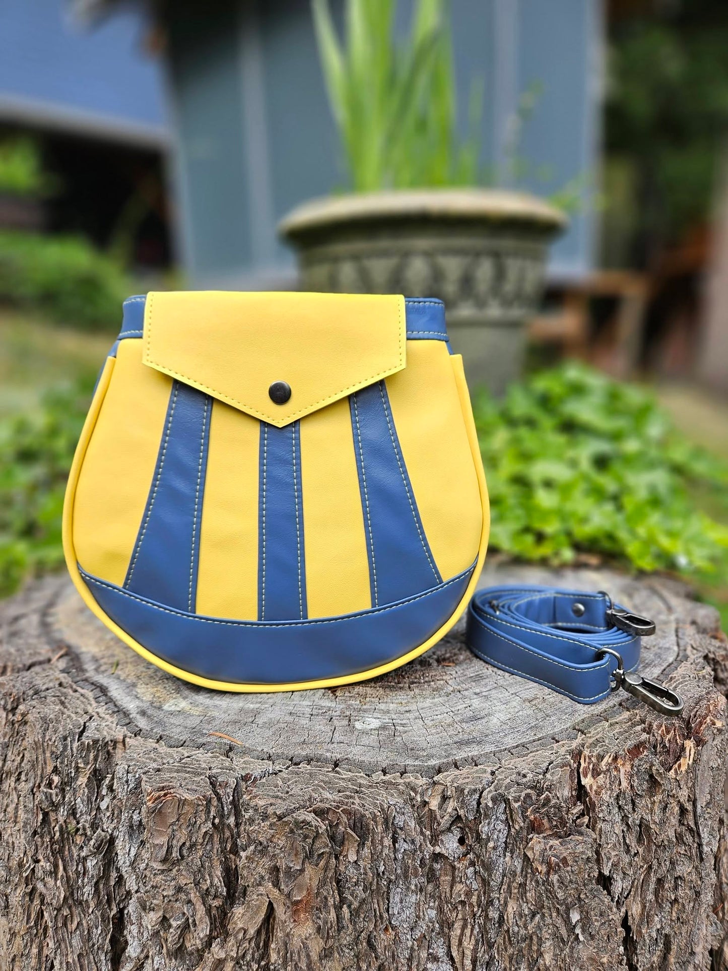 Tatum Crossbody PDF Sewing Pattern (SVG Files, Instructions & Video Tutorial Included)