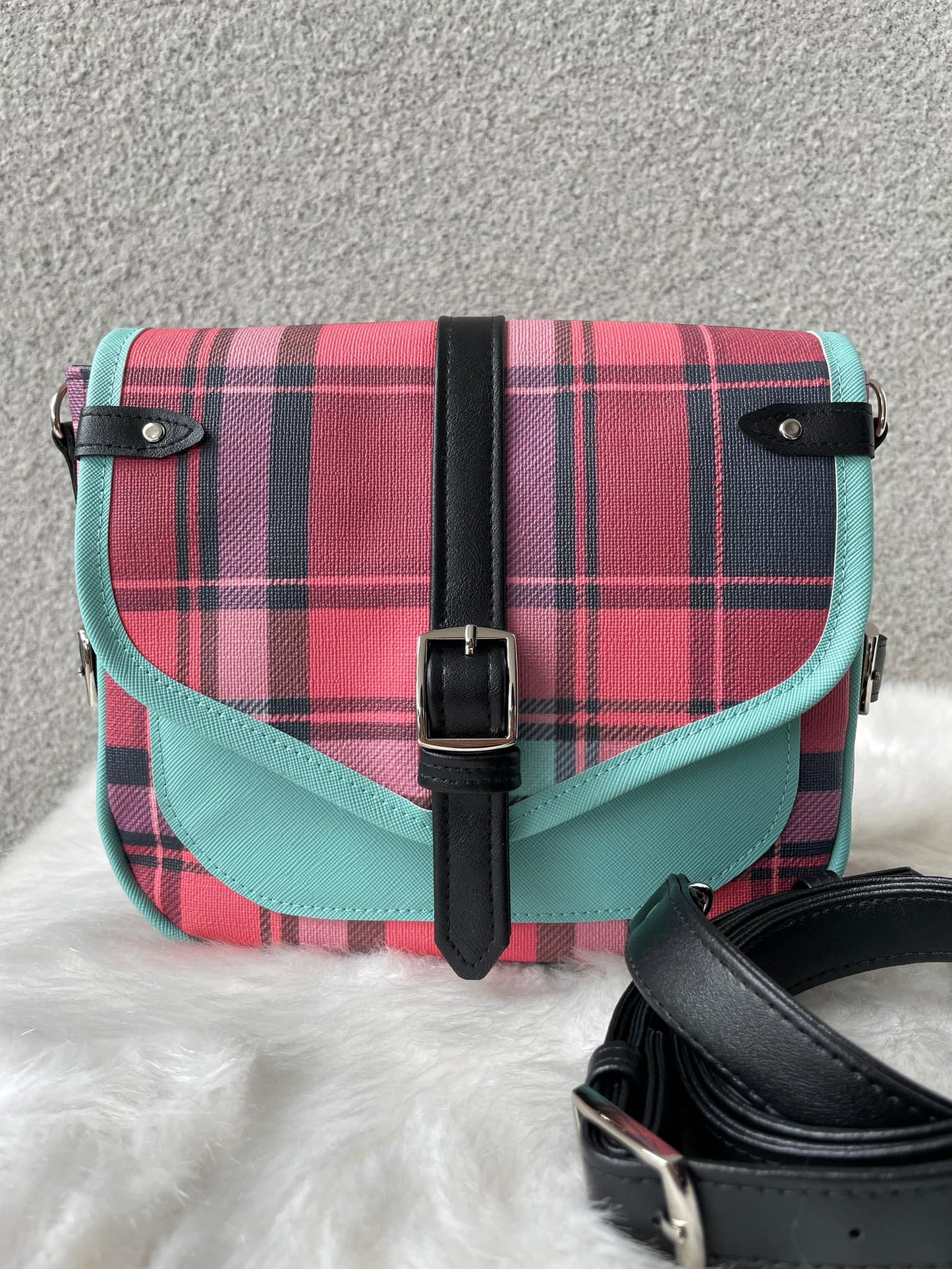The Harlowe Crossbody (SVG, Projector Files & Video Included)