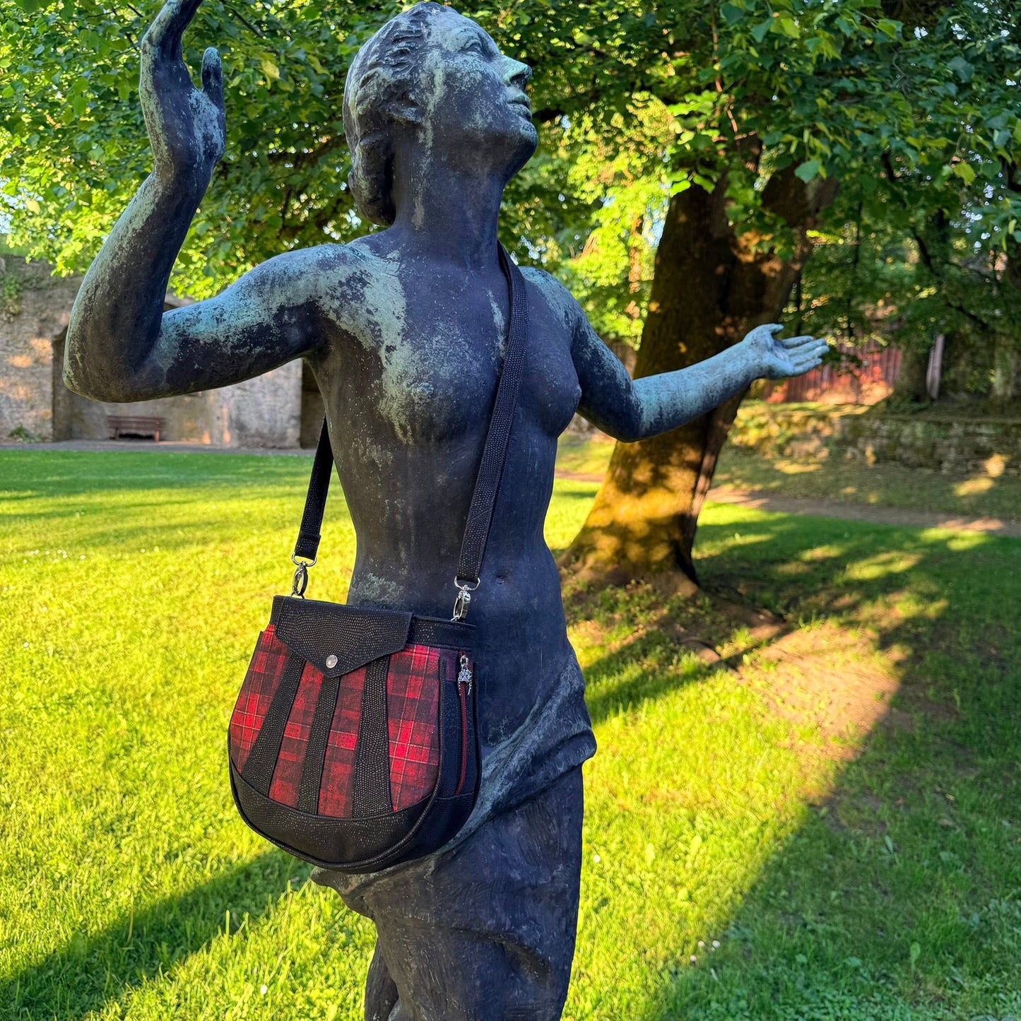 Tatum Crossbody PDF Sewing Pattern (SVG Files, Instructions & Video Tutorial Included)
