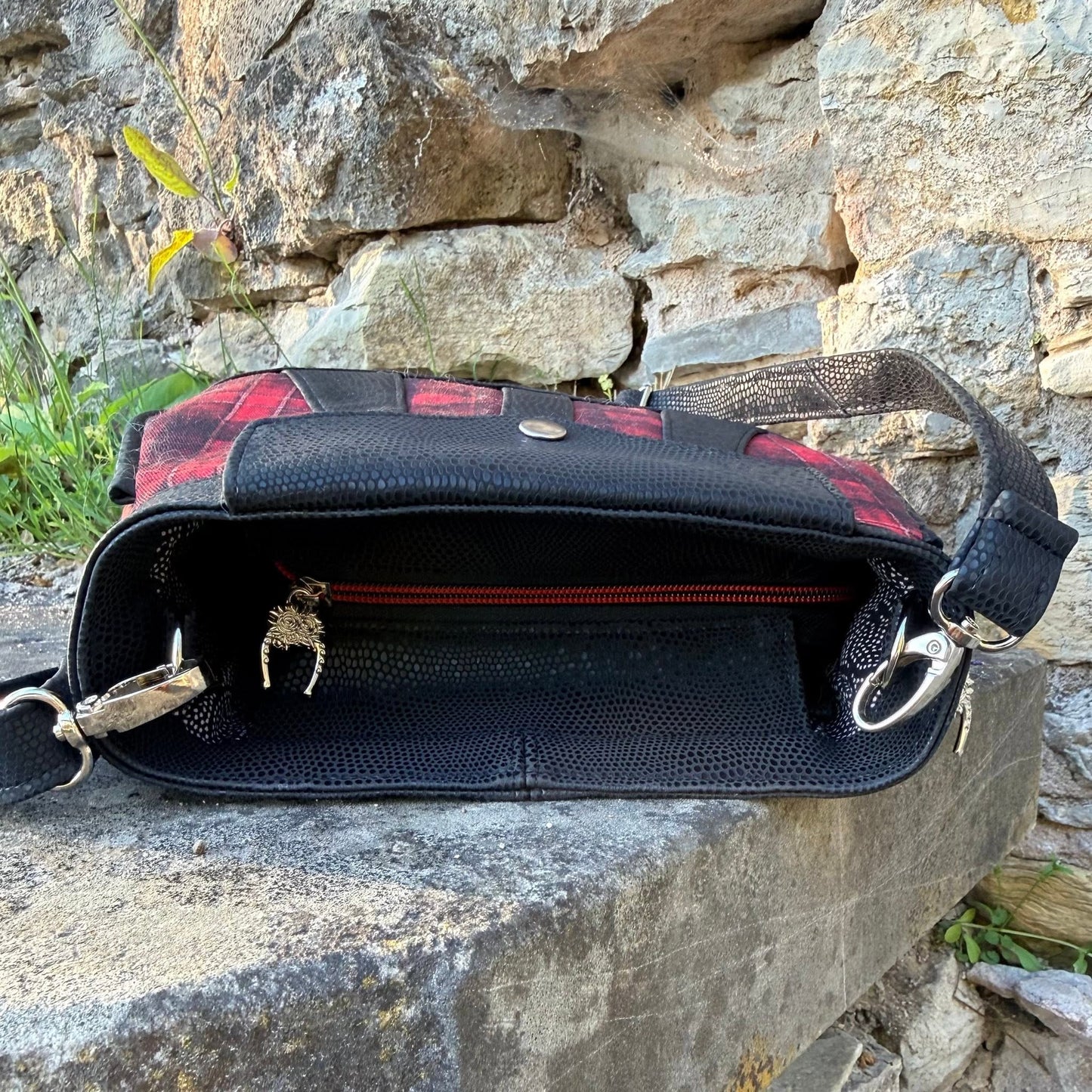 Tatum Crossbody PDF Sewing Pattern (SVG Files, Instructions & Video Tutorial Included)