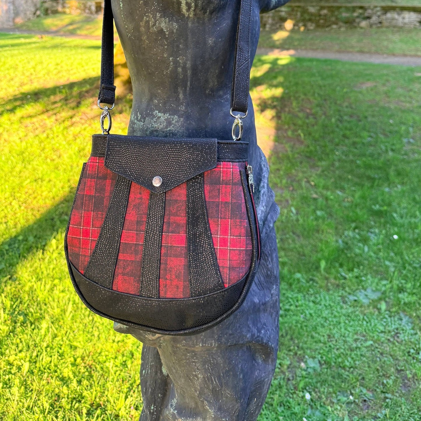 Tatum Crossbody PDF Sewing Pattern (SVG Files, Instructions & Video Tutorial Included)
